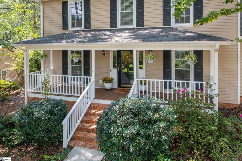 Property image 2 of 22 Bernwood Drive in Pebble Valley, Taylors, SC 29687