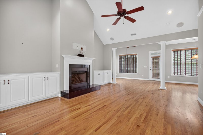Property image 4 at 218 Medford Drive, Greer, SC 29650