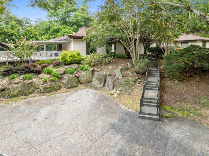 Property image 3 at 16 Darien Way, Greenville, SC 29615