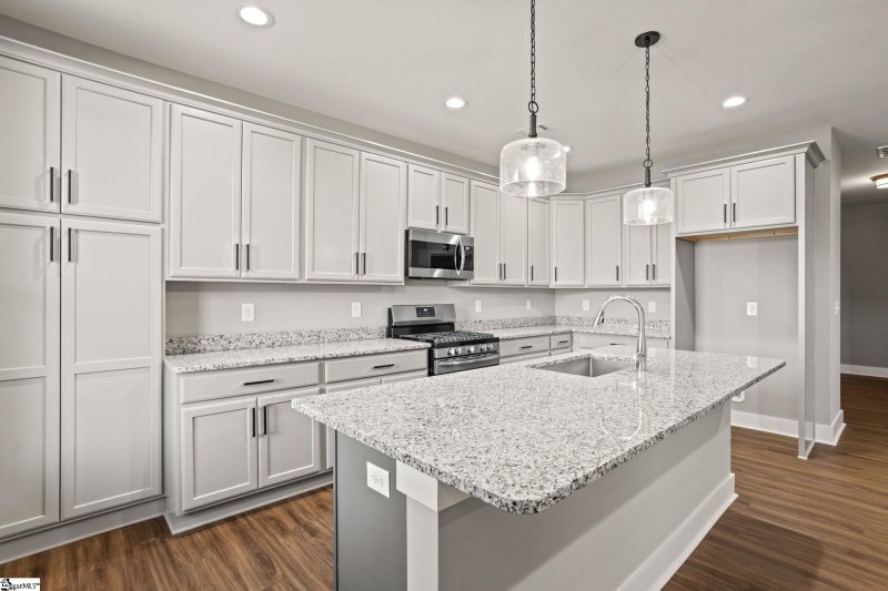 Property image 5 of 1008 Zinfandel Way in Townes at Squires Pointe, Duncan, SC 29334