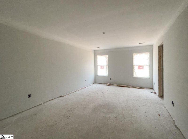 Property image 4 of 207 Spartina Court in East Main Townes, Spartanburg, SC 29307