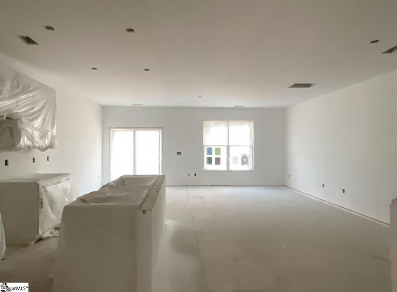 Property image 4 of 203 Spartina Court in East Main Townes, Spartanburg, SC 29307