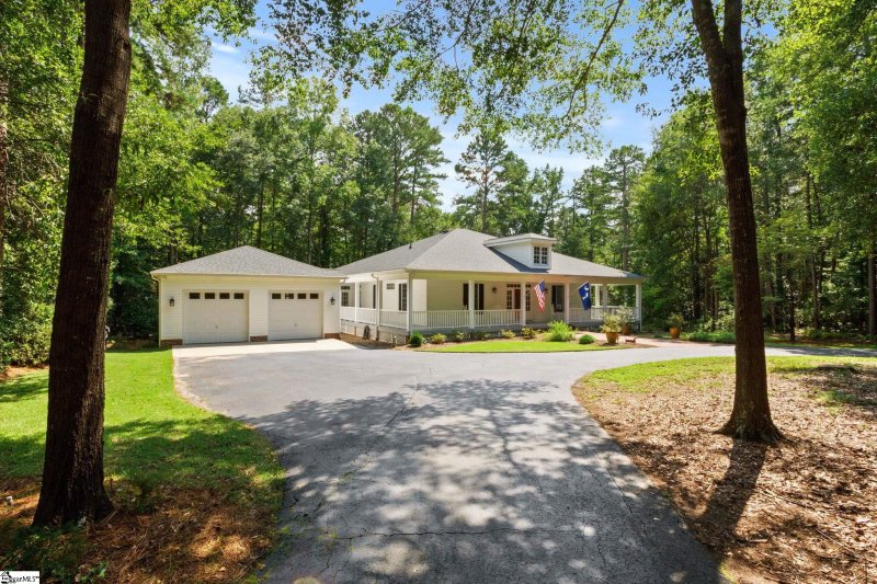 Property image 2 of 275 Ridge Way in Harrison Hills, Simpsonville, SC 29680