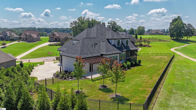 Property image 2 of 474 N Tidewater Trail in Woodfin Ridge, Inman, SC 29349
