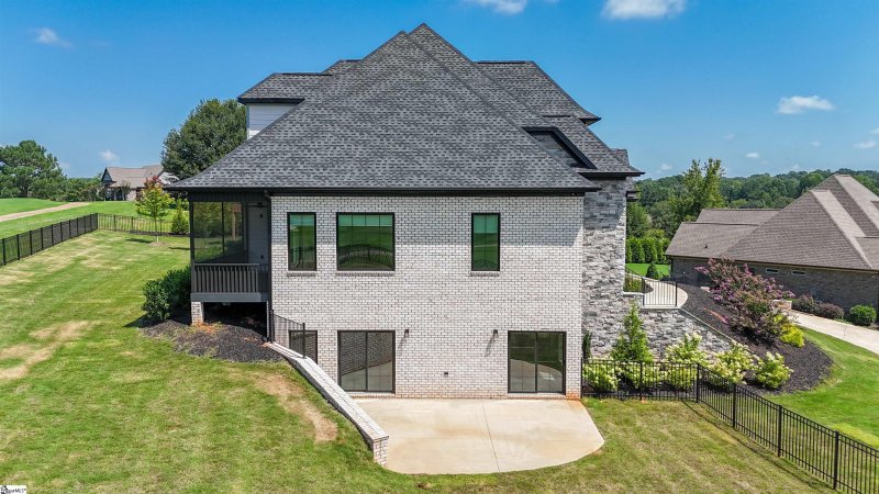 Property image 4 of 474 N Tidewater Trail in Woodfin Ridge, Inman, SC 29349