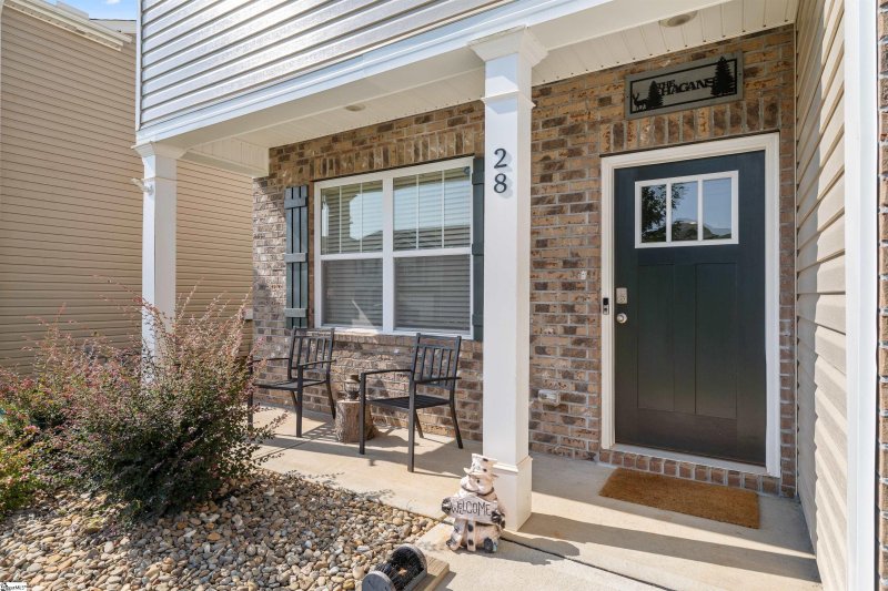 Property image 2 at 28 Oak Edge Lane, Greer, SC 29651