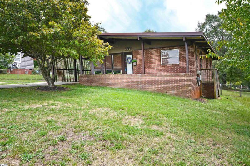 Property image 3 at 5 Blue Mountain Drive, Greenville, SC 29617