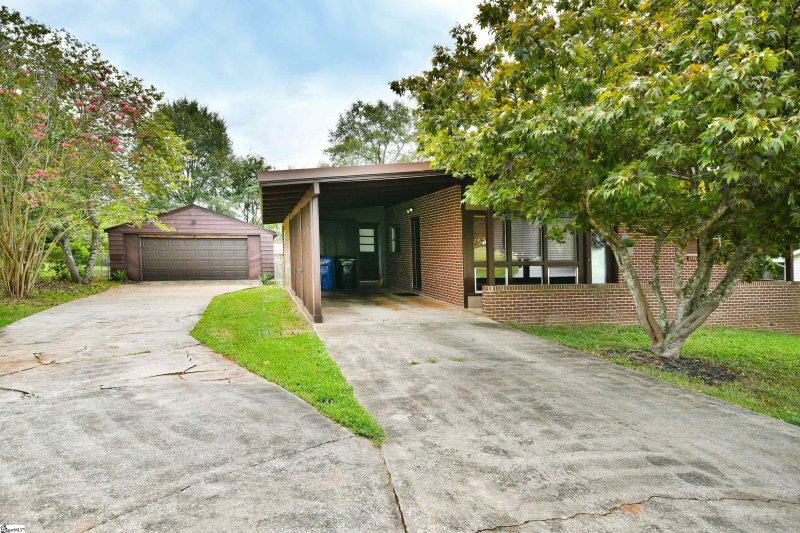 Property image 4 at 5 Blue Mountain Drive, Greenville, SC 29617