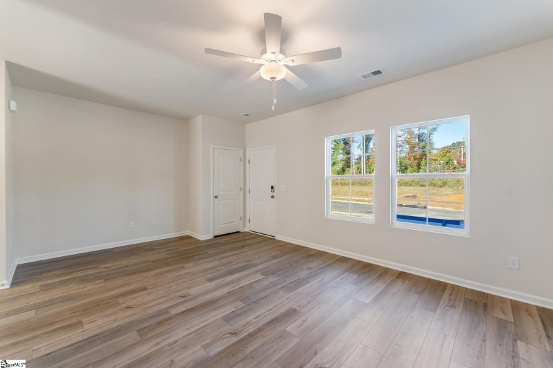 Property image 3 at 300 Cambrian Court, Taylors, SC 29687