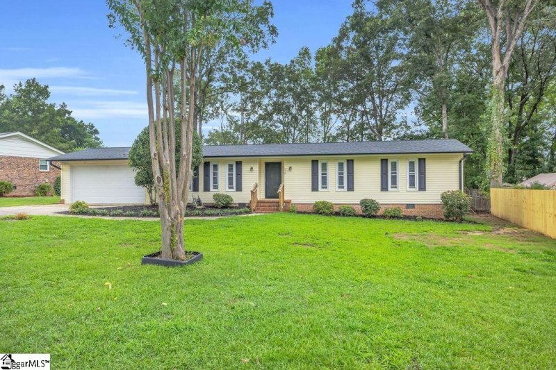 Property image 3 of 310 Vine Hill Road in Pine Forest, Greenville, SC 29607