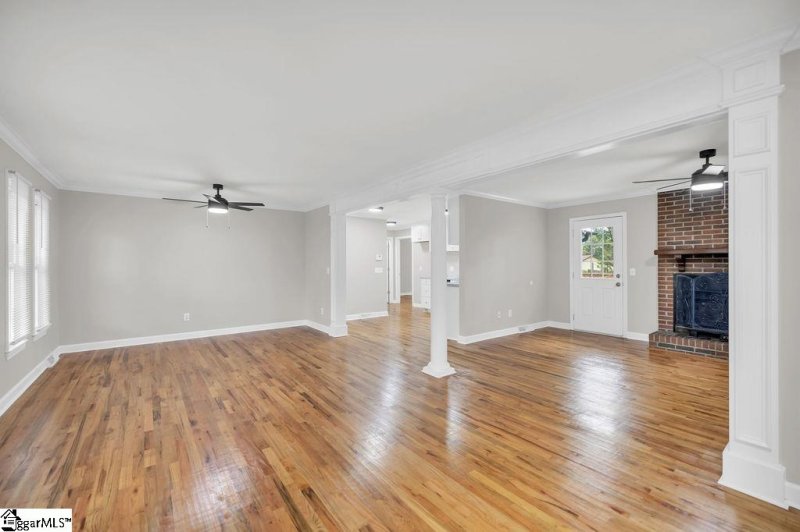 Property image 4 of 310 Vine Hill Road in Pine Forest, Greenville, SC 29607