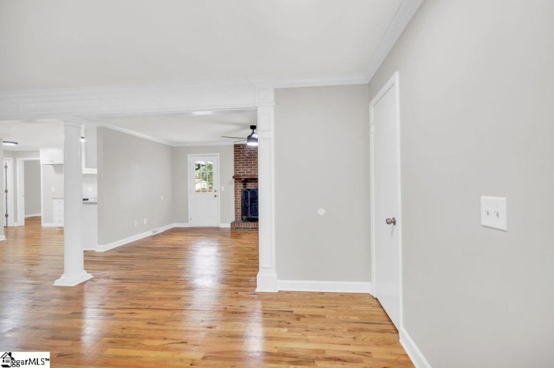 Property image 5 of 310 Vine Hill Road in Pine Forest, Greenville, SC 29607