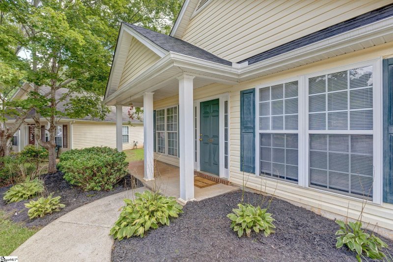 Property image 2 at 530 Glenlea Lane, Greenville, SC 29617