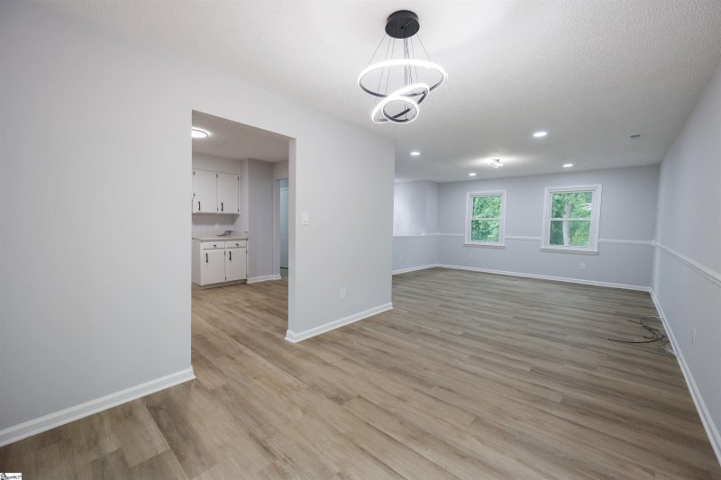 Property image 5 of 306 Carolyn Drive in Duncan Park, Spartanburg, SC 29306