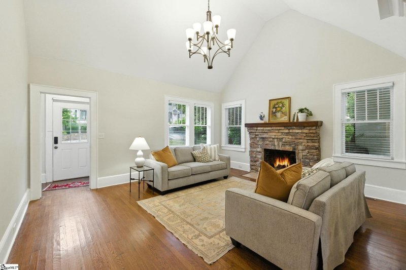 Property image 5 at 8 Club Drive, Greenville, SC 29605