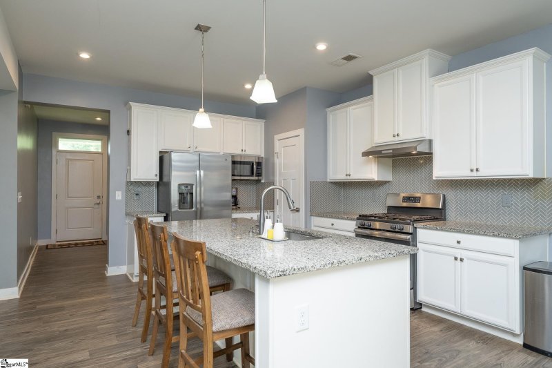 Property image 5 of 112 Henley Court in Stonehurst Plantation, Easley, SC 29642