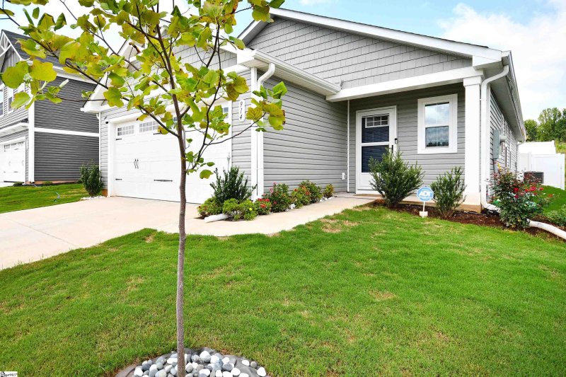 Property image 2 of 914 English Green Way in Ivy Grove, Woodruff, SC 29388
