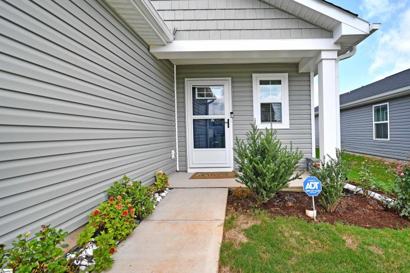 Property image 3 of 914 English Green Way in Ivy Grove, Woodruff, SC 29388