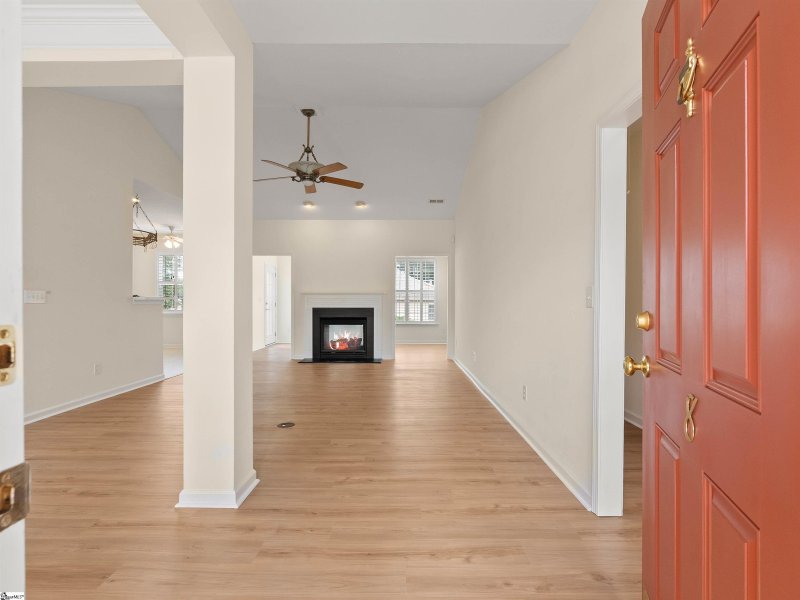 Property image 3 of 8 Wild Thorn Lane in Shadow Moss, Greenville, SC 29615