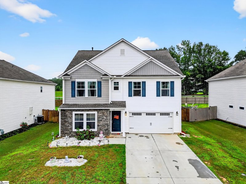 Property image 2 of 117 Bruinen Drive in Winterbrook, Fountain Inn, SC 29644