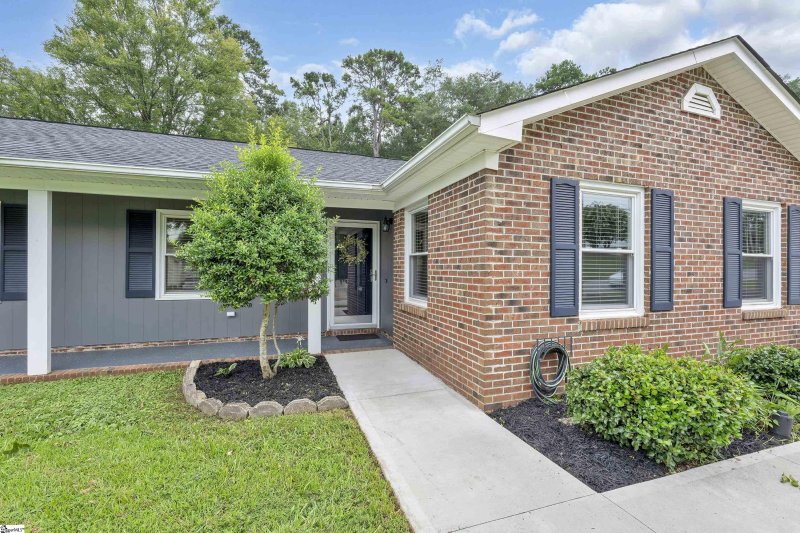 Property image 3 at 308 E Celestial Drive, Greer, SC 29651