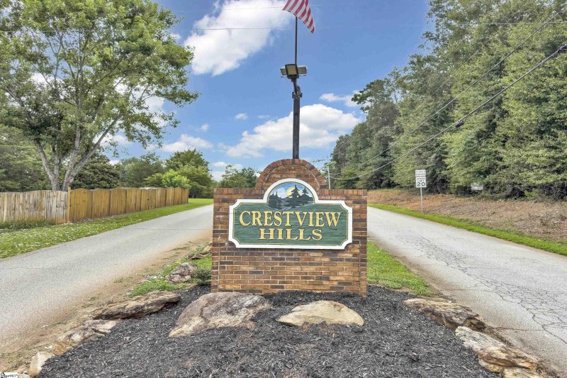 Property image 4 at 308 E Celestial Drive, Greer, SC 29651