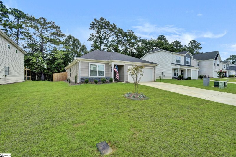 Property image 2 at 109 Myers Lane, Laurens, SC 29360