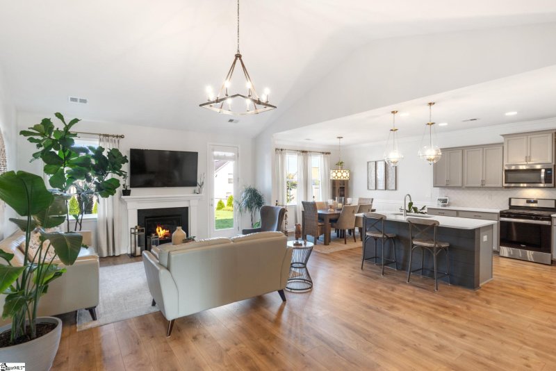 Property image 3 at 8 Octavia Road, Taylors, SC 29687