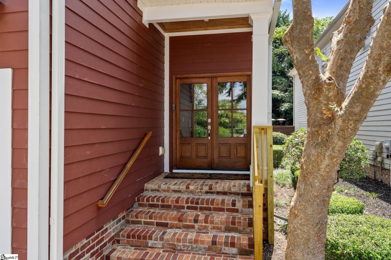 Property image 2 of 726 Rutherford Road in North Main, Greenville, SC 29609