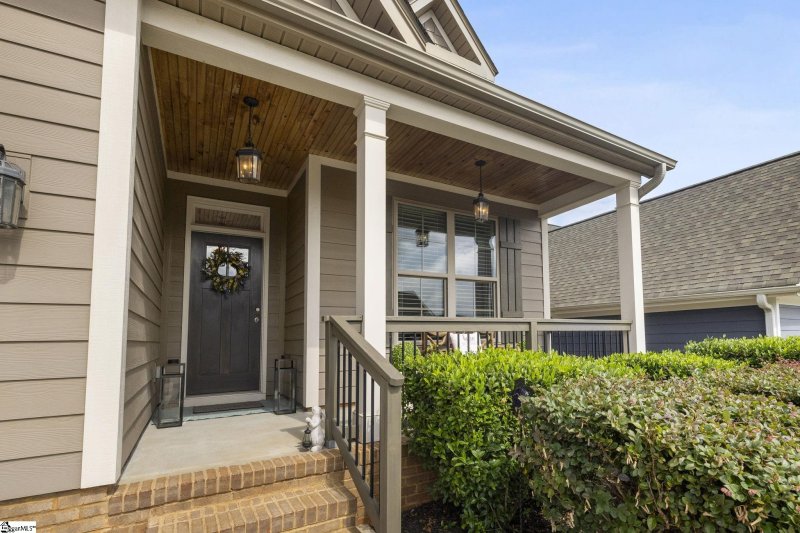 Property image 2 of 303 Farmers Market Street in Stillwaters of Lake Robinson, Taylors, SC 29687