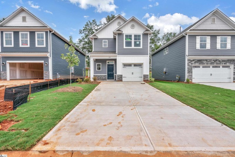 Property image 2 at 220 Brown Circle, Easley, SC 29642