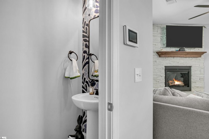 Property image 4 at 301 Marshgate Drive, Greenville, SC 29617