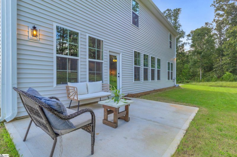 Property image 4 of 105 Fox Den Court in Foxhall Landing, Easley, SC 29642