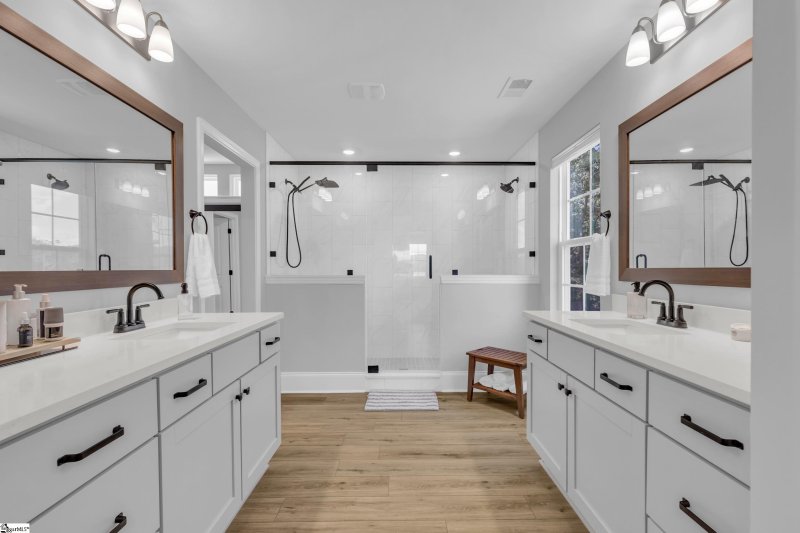 Property image 5 of 105 Fox Den Court in Foxhall Landing, Easley, SC 29642