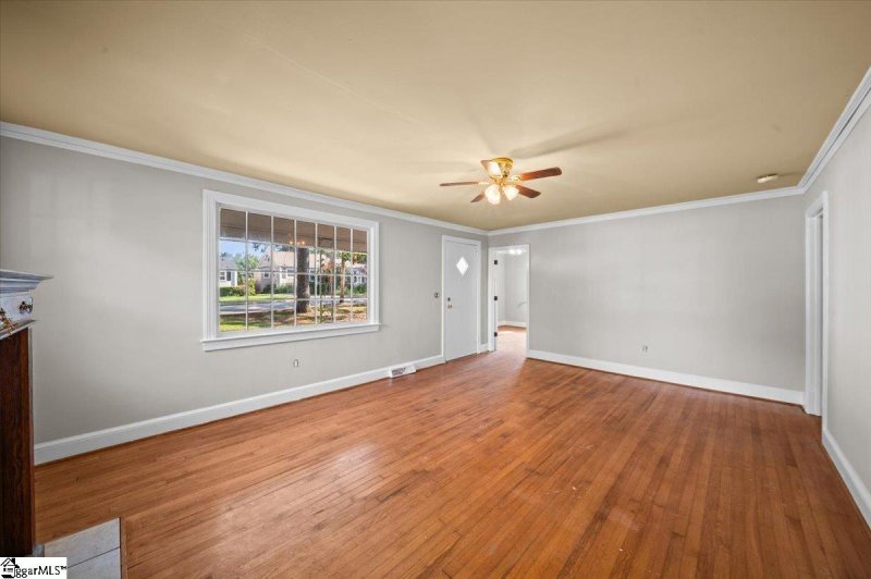 Property image 4 at 153 Pleasant Ridge Avenue, Greenville, SC 29605