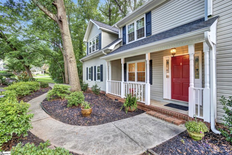 Property image 3 of 215 E Shefford Street in Silverleaf, Greer, SC 29650