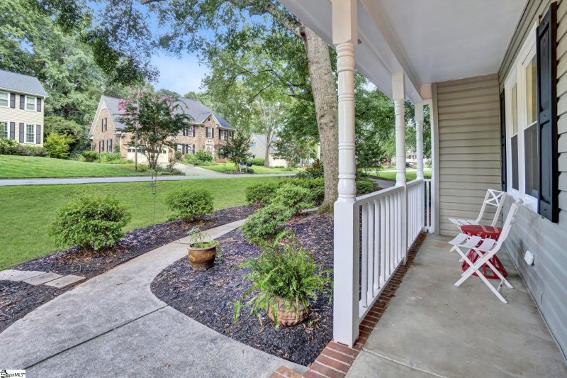 Property image 4 of 215 E Shefford Street in Silverleaf, Greer, SC 29650