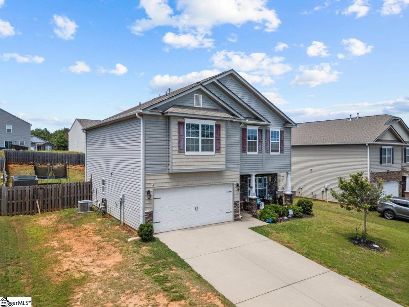 Property image 2 of 559 Falls Cottage Run in Clairmont Estates, Boiling Springs, SC 29316