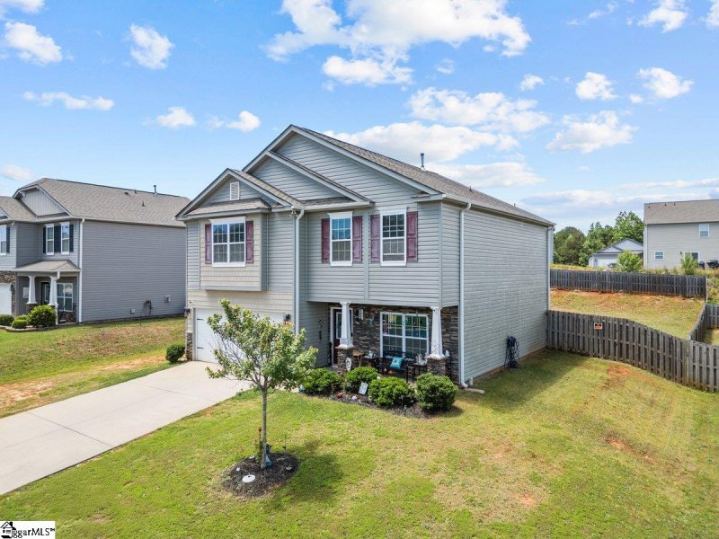 Property image 3 of 559 Falls Cottage Run in Clairmont Estates, Boiling Springs, SC 29316