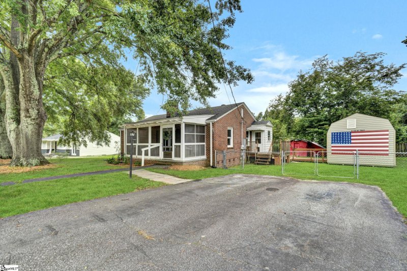 Property image 2 at 102 Elaine Avenue, Taylors, SC 19687