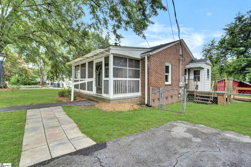 Property image 3 at 102 Elaine Avenue, Taylors, SC 19687