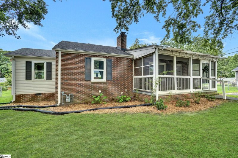 Property image 4 at 102 Elaine Avenue, Taylors, SC 19687