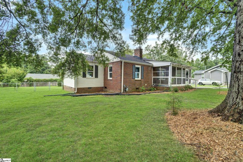 Property image 5 at 102 Elaine Avenue, Taylors, SC 19687