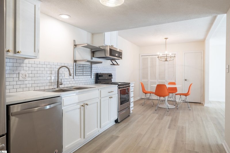 Property image 3 at 3706 E North Street, Greenville, SC 29615