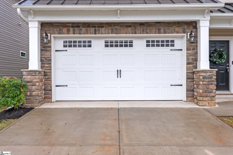 Property image 2 of 127 Highland Park Court in Highland Park, Easley, SC 29642