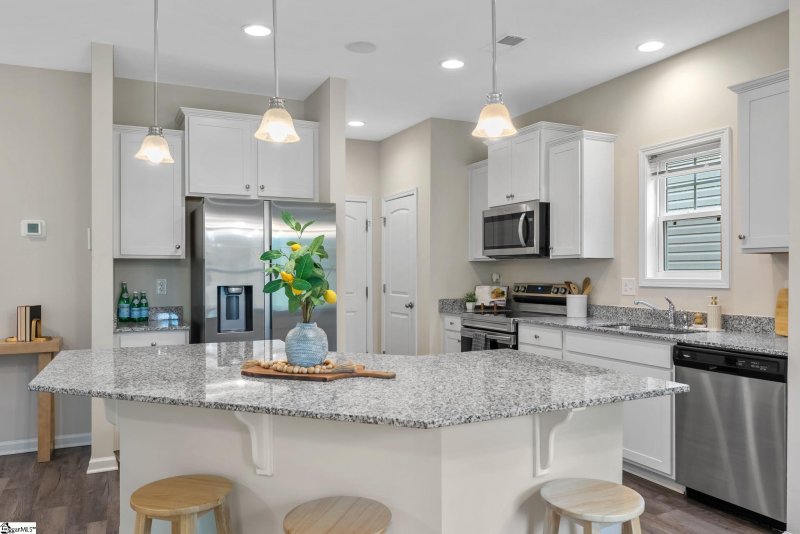 Property image 4 of 127 Highland Park Court in Highland Park, Easley, SC 29642