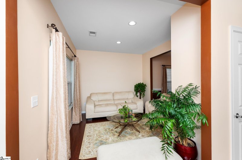 Property image 4 of 237 Barbours Lane in Forrester Heights, Greenville, SC 29607-7105