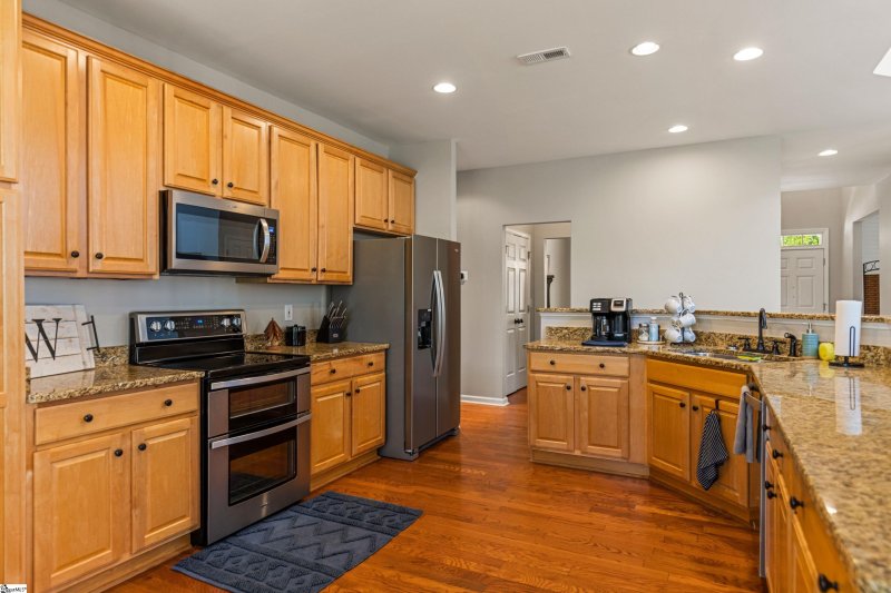 Property image 5 of 502 Kingsmoor Drive in Autumn Trace, Simpsonville, SC 29681