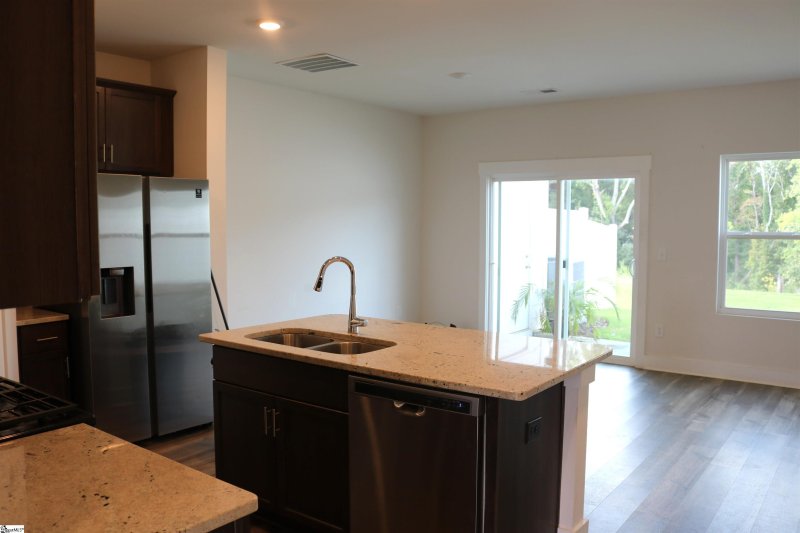 Property image 4 of 822 Thread Way in City Station Townes, Greer, SC 29651