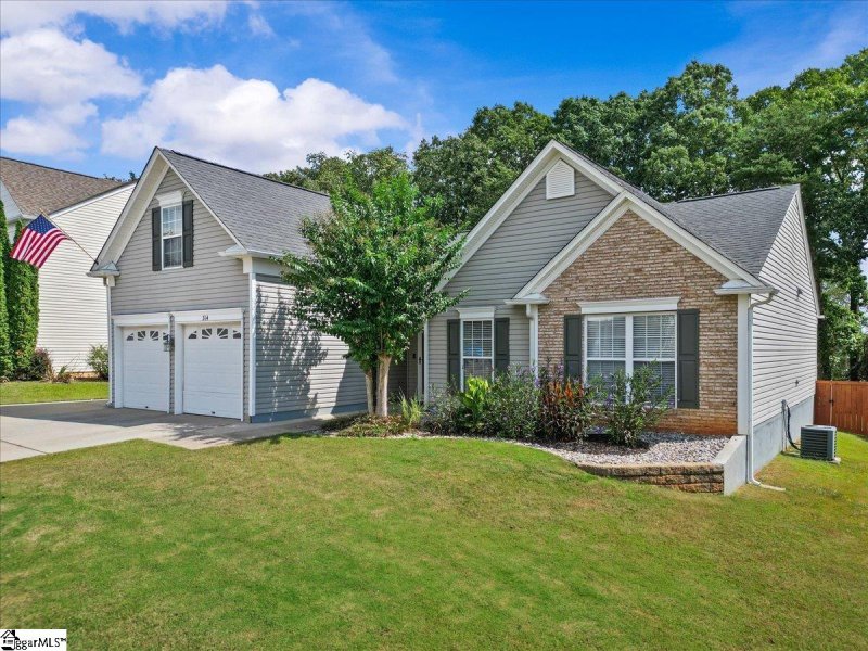 Property image 3 of 314 Karsten Creek Drive in Sparrows Point, Simpsonville, SC 29681